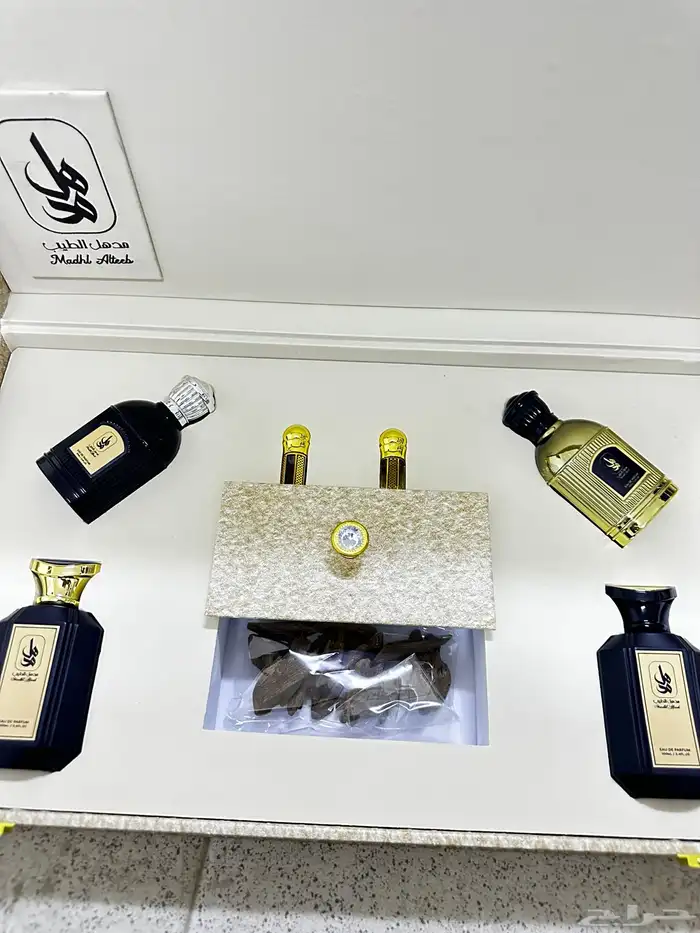 بشوت وهدايا اطقم طيب وعود وسيوف للبيع جملة او تفريد 17