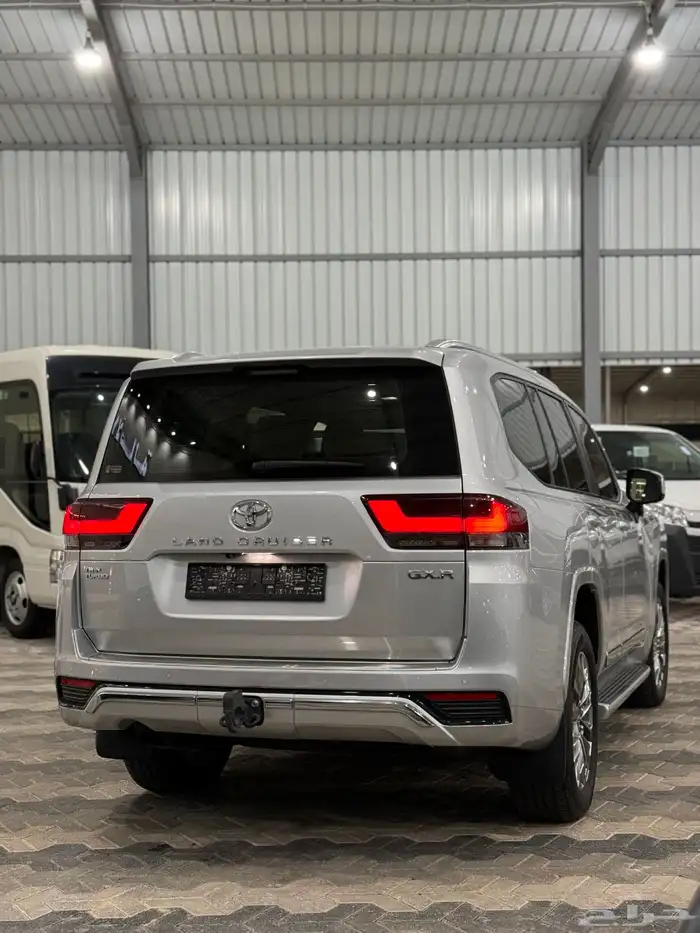 تويوتا لاندكروزر 2024 GXR L4 عداد 34 الف فقط (سعودي) 5