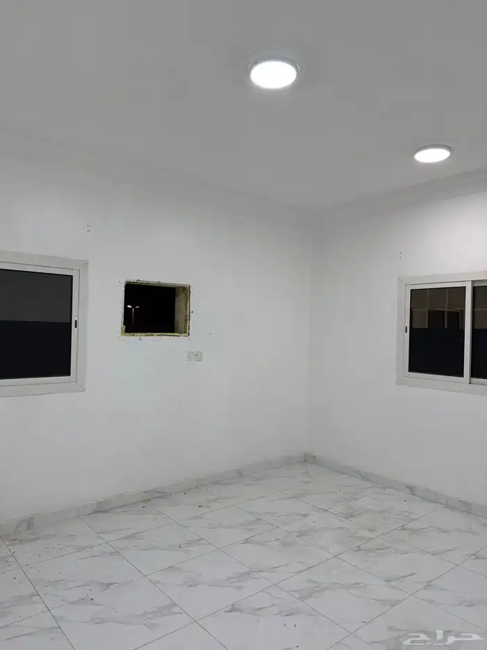 شقة ثلاث غرف بحي السلام 7