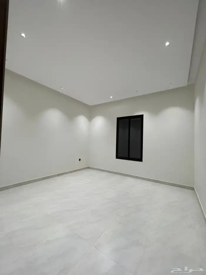 للبيع شقه روف علوي المحاله 19