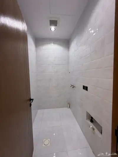 للبيع ارواف علويه بملحق وشقق ارضيه ببايكة سيارة ف حي الراقي index