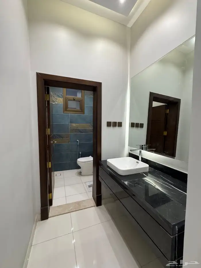 للبيع فيلا مودرن دورين وملحق بحي راقي واصل جميع الخدمات 10