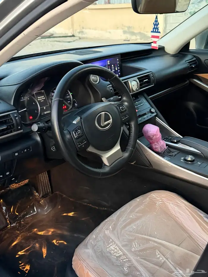 لكزس is350 2017 12