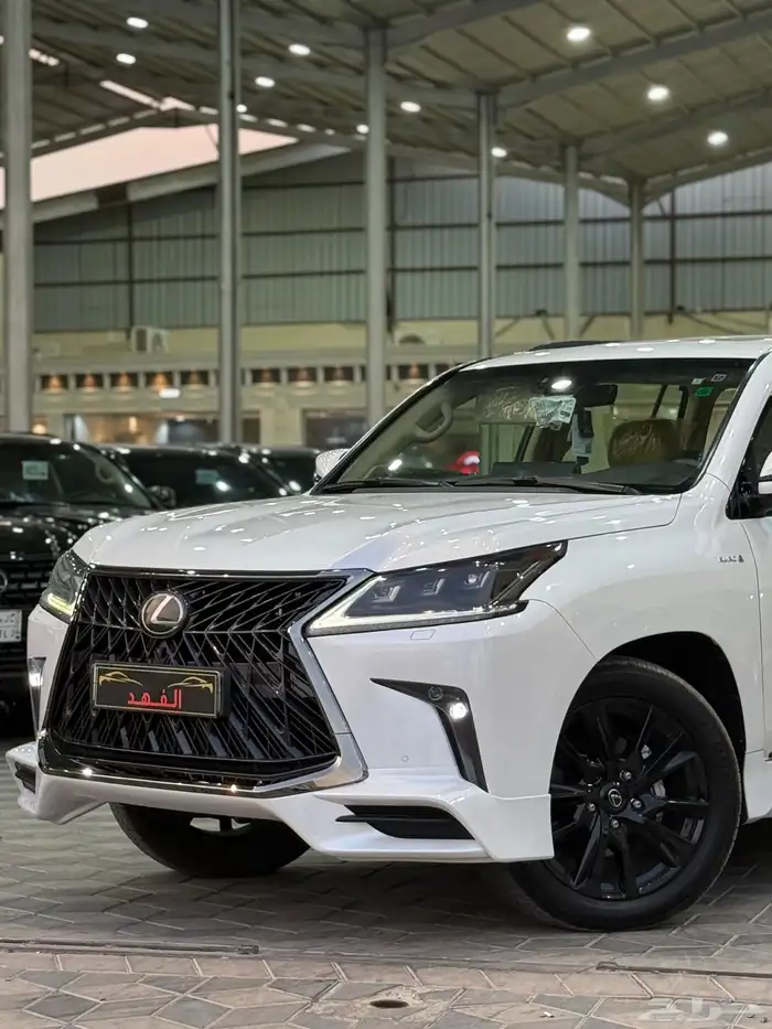 لكزس - 2019 - LX570 - فل كامل - بلاك اديشن 5