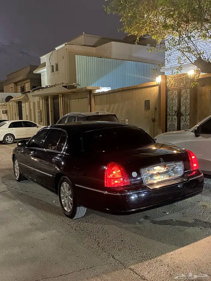 لينكون تاون كار 16