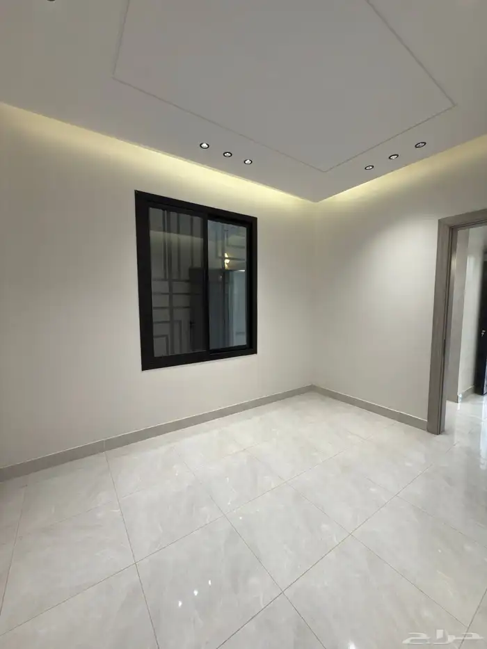 للبيع دور أرضي بتصميم روف 6 غرف خلف أسواق العثيم بالمحالة 6