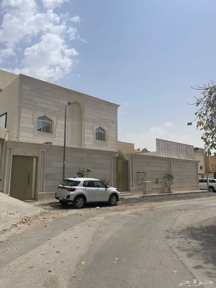 فيلا للبيع حي عرقه 13