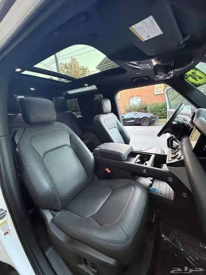 Land rover Defender 90 موديل 2023 V4 13