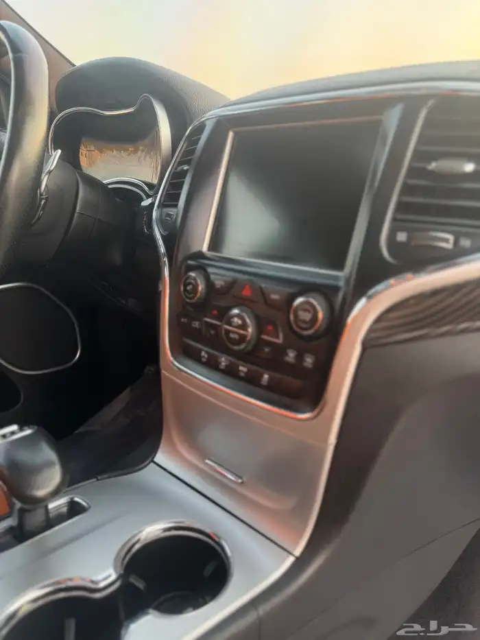 جراند شروكيSRT 2014 26