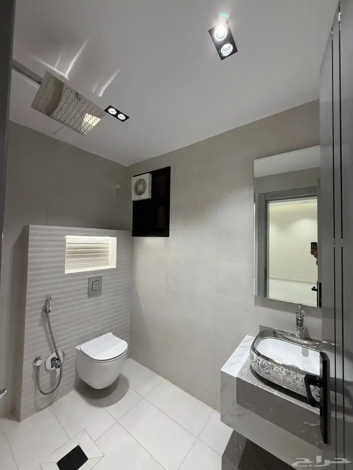 للبيع شقق ارضيه وشقق علويه حي التحليه غرب الخميس 35