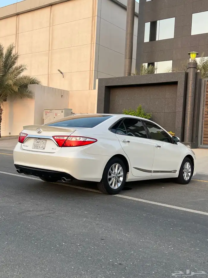 كامري 2017 فل كامل GLX بدي وكاله حتى صدامات وكاله نظيفه جدا 15