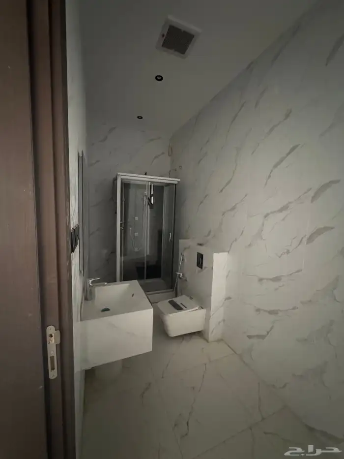 عمارة جديدة م للبيع بحي القادسية 23