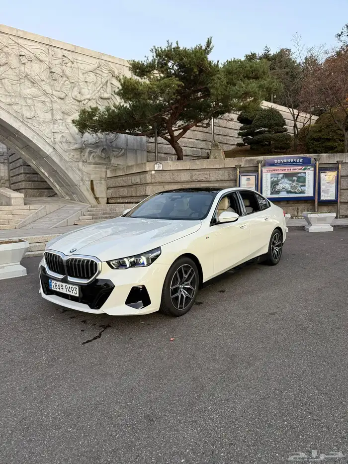 بي ام دبليو 520i 23