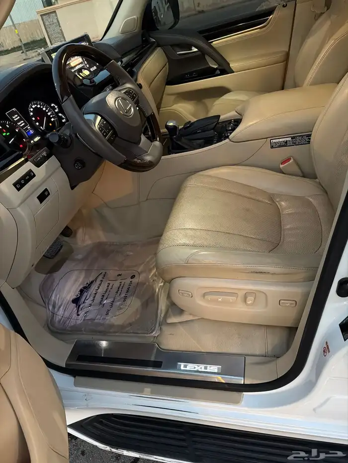 لكزس LX570 2016 6