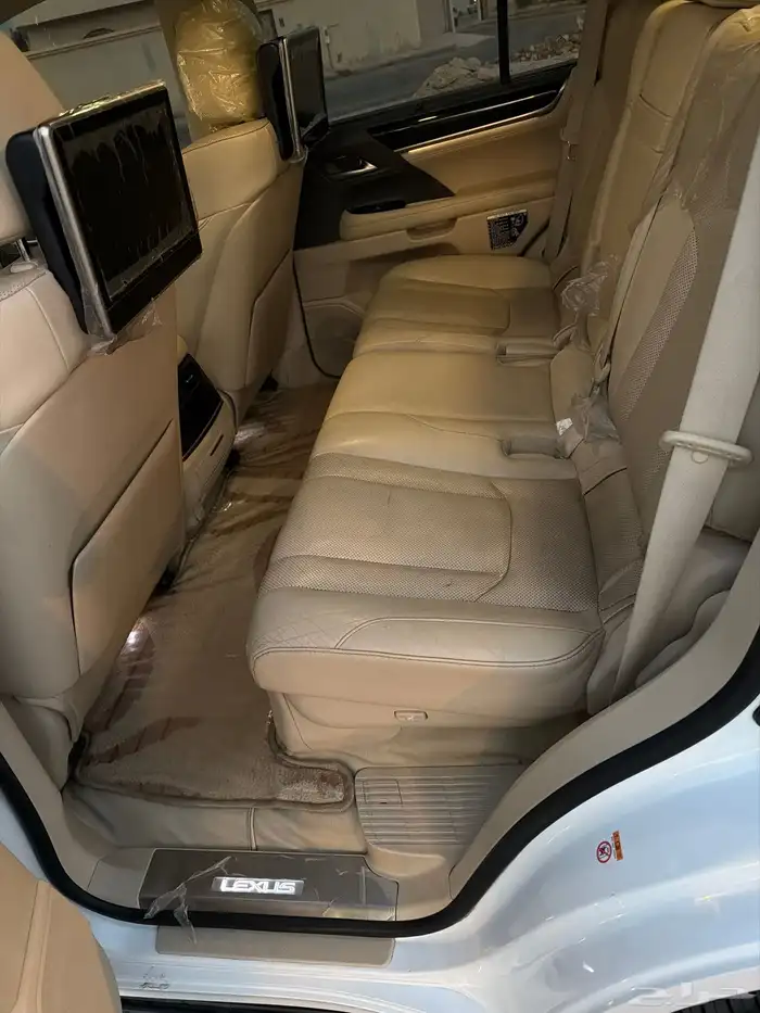 لكزس LX570 2016 7