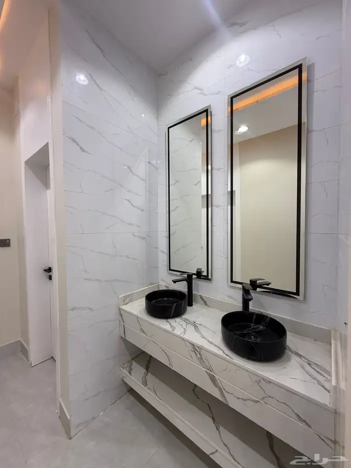 للبيع شقق ارضيه وشقق علويه ف ابها قرطبه مقابل مبني الاذاعه 6