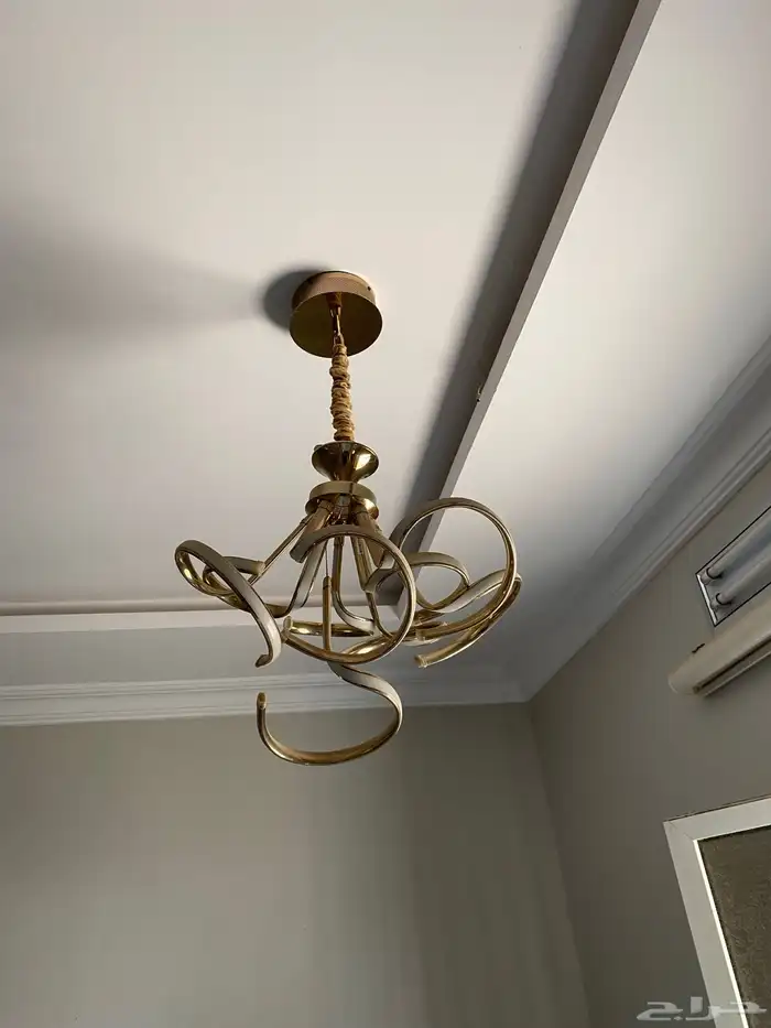 ثريات للبيع الحبه ب 100 والمروحه ب 50 4