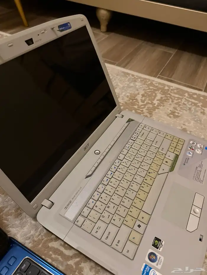 جهازين لابتوب للبيع الاول من نوع ايسر والثاني ديل 3