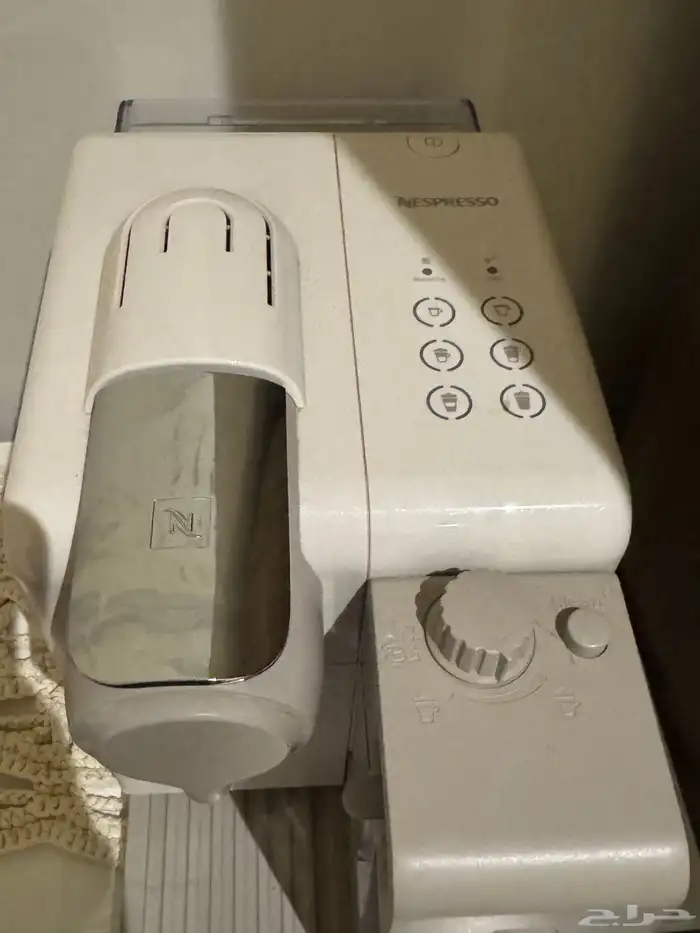 صانعة القهوة ( نسبريسو ) نظيفة جدا 3