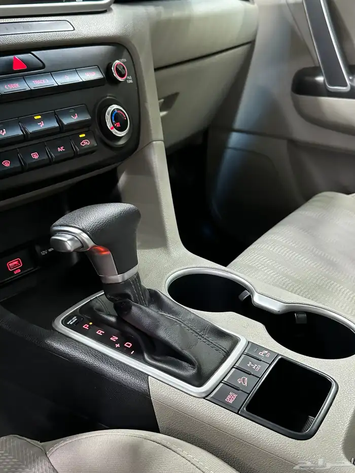 كيا سبورتاج 2022 دبل لدى معرض(عبيد الرشيدي) 25