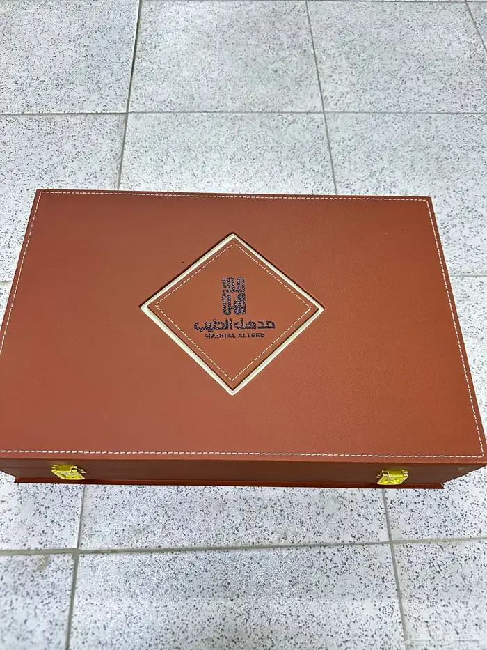 بشوت وهدايا اطقم طيب وعود وسيوف للبيع جملة او تفريد 39