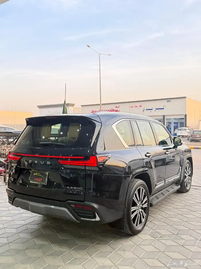 لكزس - 2023 - LX600 - BB - فل كامل 9