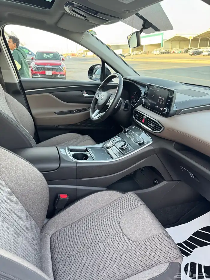 للبيع هيونداي سنتافي 2024 نص فل 4 سلندر دبل 19