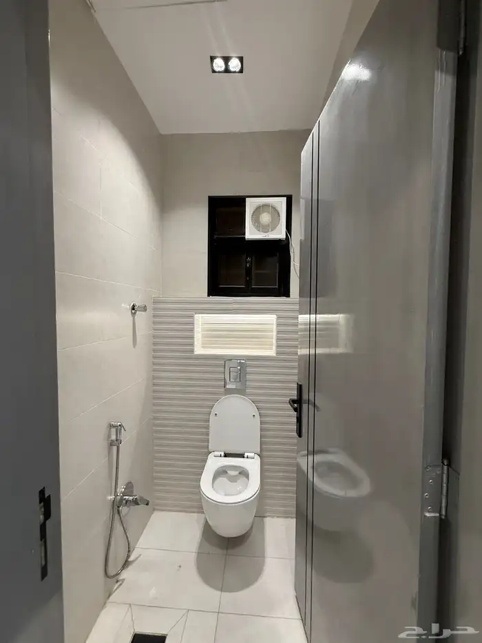 للبيع شقق ارضيه وشقق علويه حي التحليه غرب الخميس 7