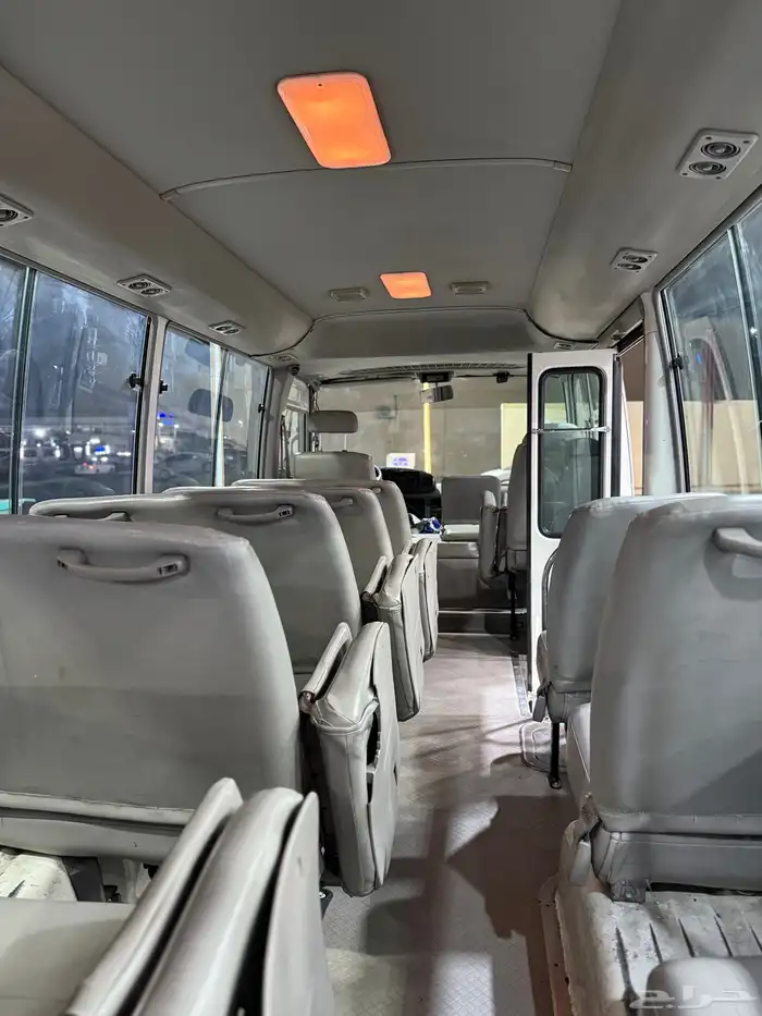 باص كوستر موديل 2009 بنزين 26 مقعد 6