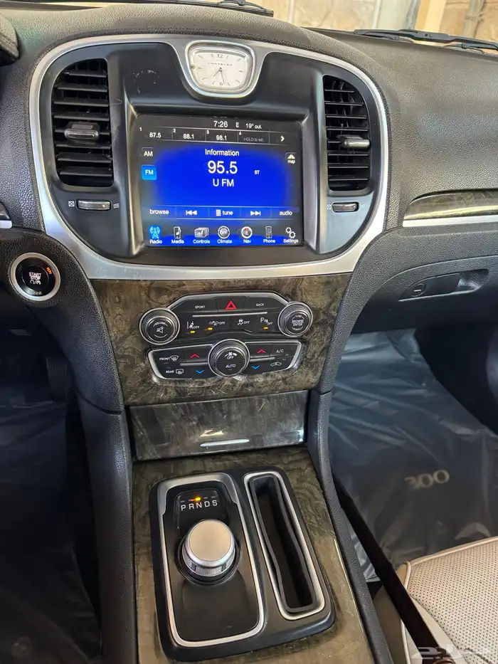 كرايسلر 300 سي 2015 8