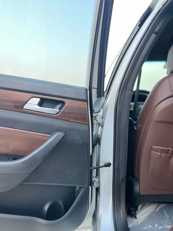 سوناتا سمارت فضي نظيف جدا  للمستخدم 18