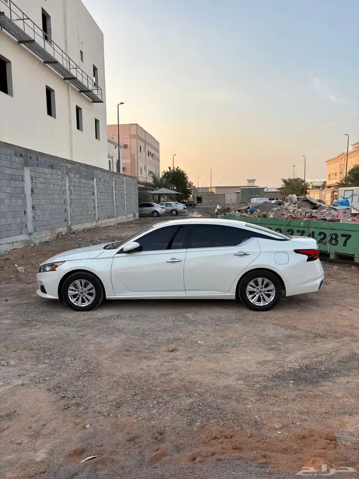 نيسان التيما 5