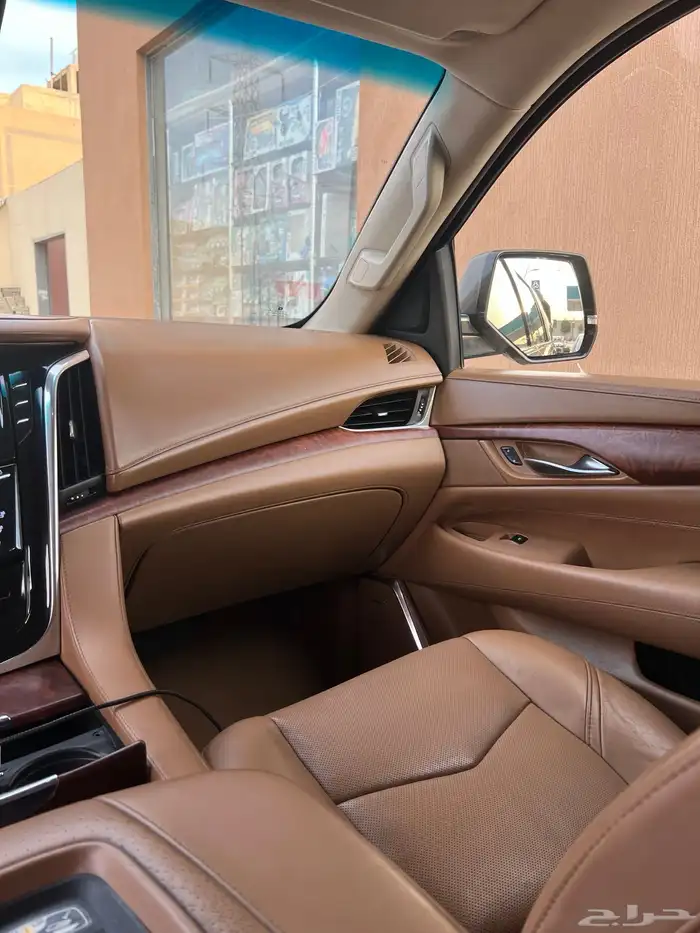 كاديلاك اسكاليد 2015 الدفعة الاخيرة شبه مخزن 23