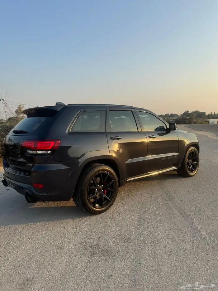 جراند شروكيSRT 2014 8