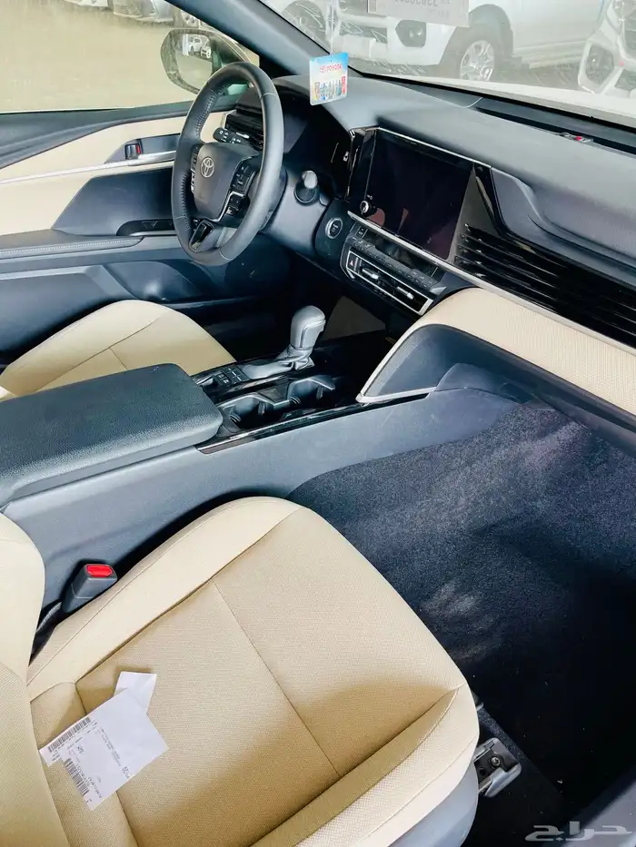 تويوتا كامري LE هايبرد 2025 14