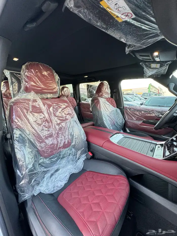 للبيع نيسان باترول بلاتينيوم 2025 - فل كامل -عداد 8 الف فقط 23