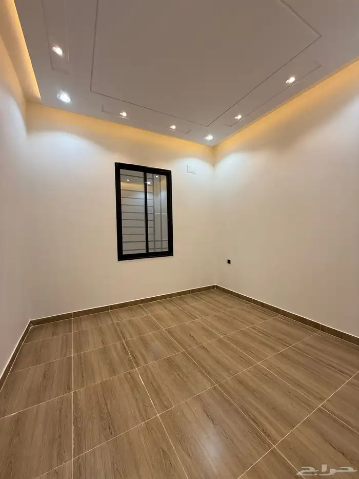 للبيع شقق ارضيه ببايكة سيارة شقق علويه بملحق ابها حي الزهور 13