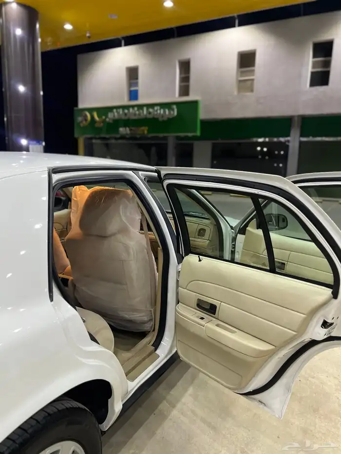 فورد فكتوريا 2011 بوليسي 25