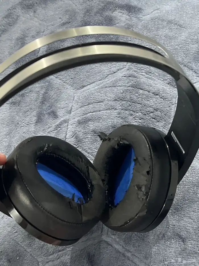 سوني 4 للبيع ما طقه شي ولا مره راح للصيانه جديد ما استخدم 4