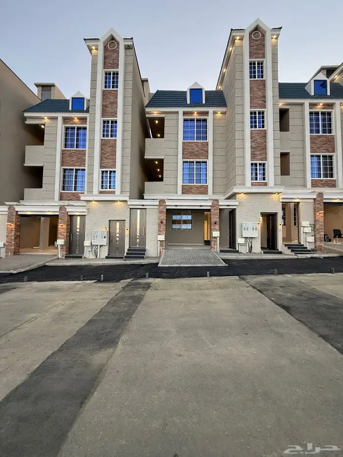 للبيع شقق ارضيه وشقق علويه حي التحليه غرب الخميس 0