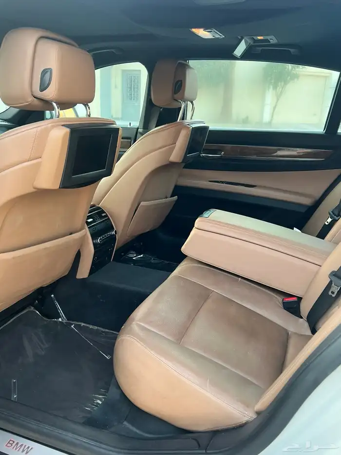 محول الى شكل ال760 من الوكالة bmw 730li 2011 5