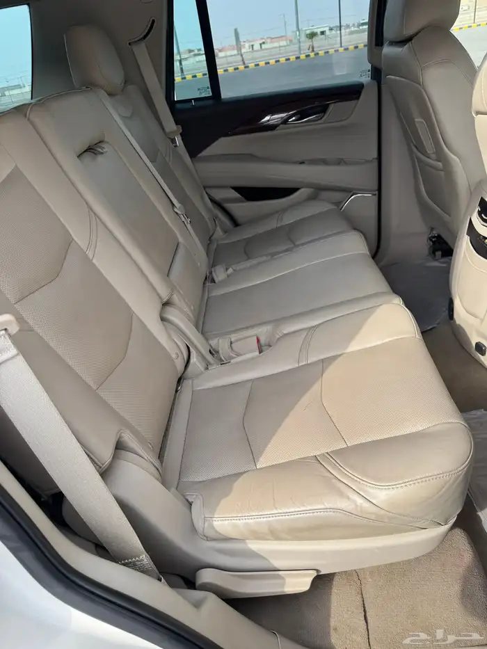 كاديلاك اسكاليد 2015 13