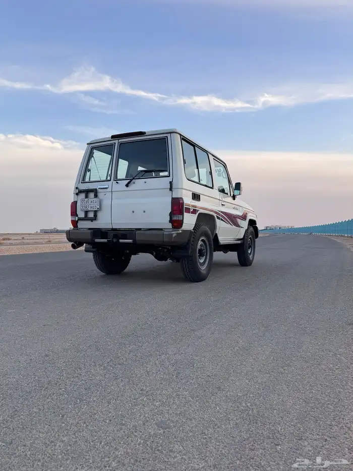 جيب ربع تويوتا 2011 ابيض للبيع 6