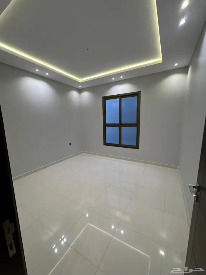 للبيع فيلا مودرن دورين وملحق بحي راقي واصل جميع الخدمات 38