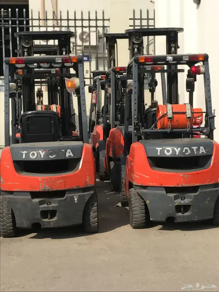 رافعات شوكية إيجار 1