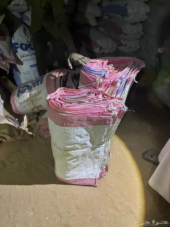 اكياس شعير ومكعبات للبيع 1