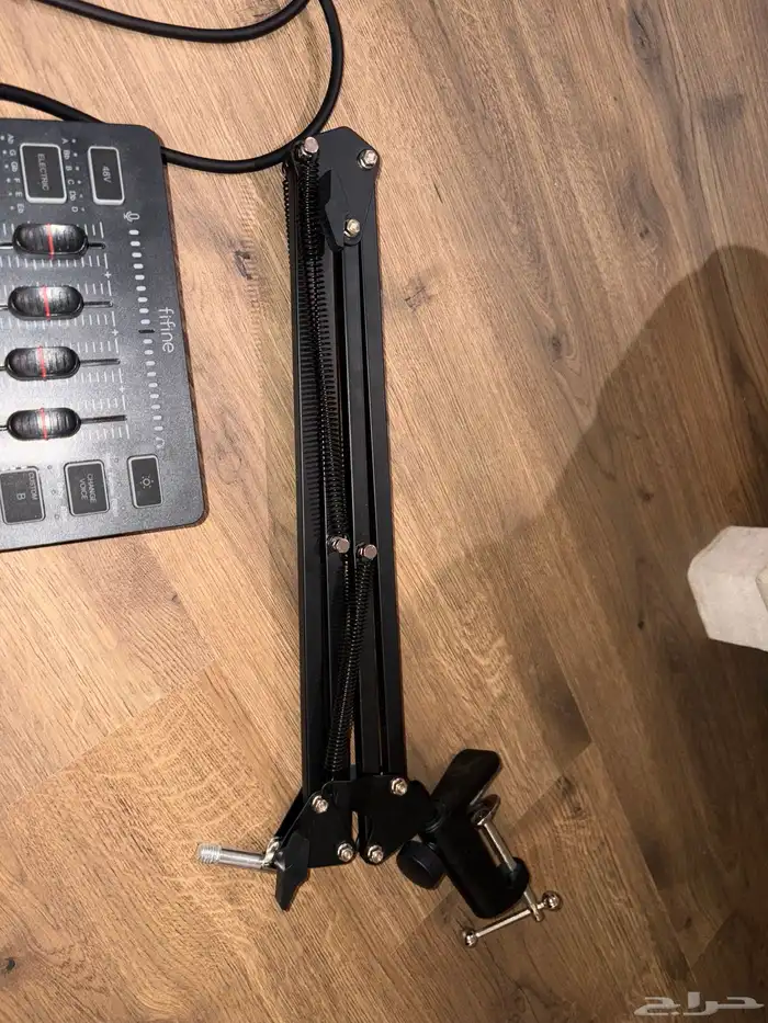 للبيع مايك فيفان fifine ومكسر فيفان 2