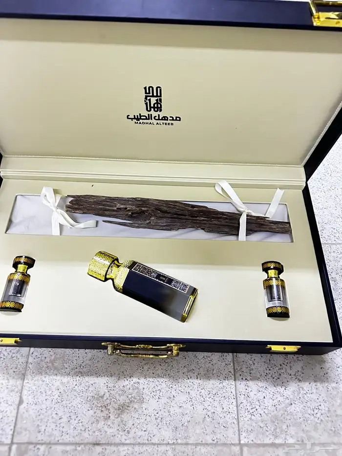 بشوت وهدايا اطقم طيب وعود وسيوف للبيع جملة او تفريد 7