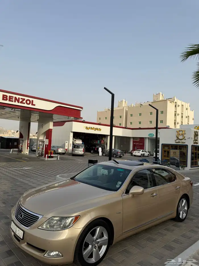 لكزس LS460L 1