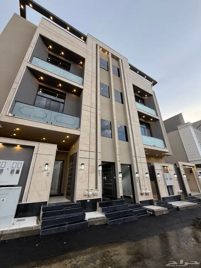 للبيع شقق ارضيه وشقق علويه ف ابها قرطبه مقابل مبني الاذاعه 0